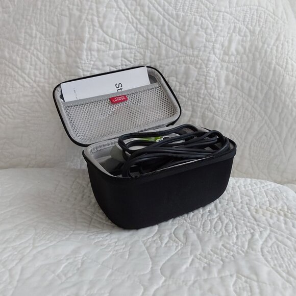 Steamfast SF-720 Mini Travel Steam Iron with Hermitshell Hard Travel Case - Picture 3 of 11